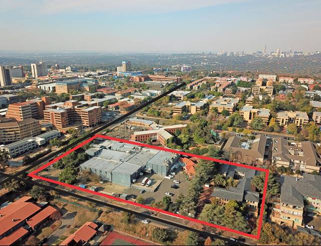 9,804M² OFFICE FOR SALE IN FERNDALE